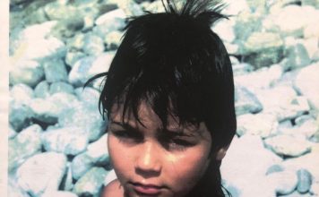 Otac se ubio, kuma preminula od kancera: Na vrhu popularnosti pevač jeo ostatke tuđih sendviča, znate li ko je na slici?