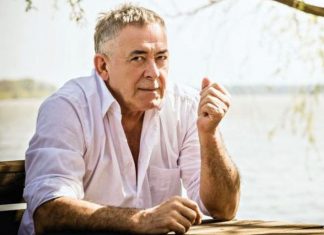 Modno usklađeni i zaljubljeni: Mima Karadžić i njegova 35 godina mlađa devojka zasenili sve na crvenom tepihu (FOTO)