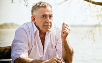 Modno usklađeni i zaljubljeni: Mima Karadžić i njegova 35 godina mlađa devojka zasenili sve na crvenom tepihu (FOTO)