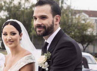 Sin Aleksandre Prijović i Filipa Živojinovića krenuo maminim stopama: Pogledajte malog Aleksandra kako svira klavir u porodičnom domu (FOTO)