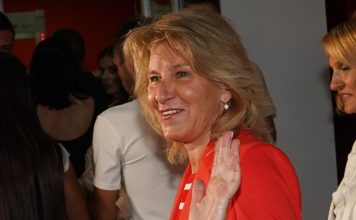 OD SRĐANA NI TRAGA NI GLASA, ŠTA SE DEŠAVA? Evo sa kim je Dijana Đoković UHVAĆENA na AERODROMU, nije se NADALA