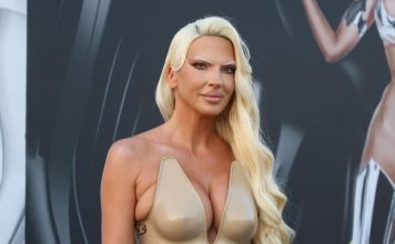 KRALJEVSKI APARTMAN PUN RUŽA OD PODA DO PLAFONA, NA SEDIŠTU TELEFON OD KRISTALA: Na ovog MOĆNIKA je pala Jelena Karleuša