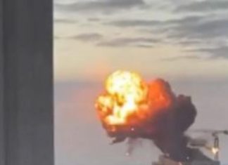 DRAMATIČAN SNIMAK EKSPLOZIJE NEBODERA U KIJEVU: Pogledajte kako projektil pogađa ogromnu stambenu zgradu (VIDEO)