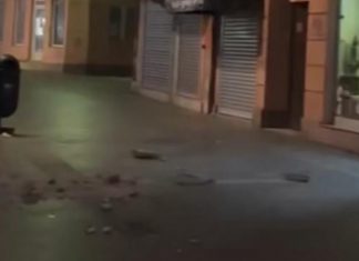 KAMENJE SMRSKALO AUTO NASRED PUTA, FASADE SE ODVALJIVALE: Sumiraju se posledice snažnog zemljotresa kod Zenice, TRESLA SE I SRBIJA