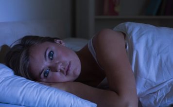 Ako se SVAKE VEČERI TRZNETE PRIJE NEGO ŠTO ZASPETE postoji važan razlog zašto se to događa