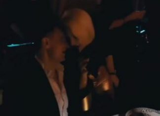 NE PRESTAJE DA SE BLAMIRA: Pogledajte šta je Jovana Jeremić uradila usred restorana svome dečku: HIT SNIMAK (VIDEO)