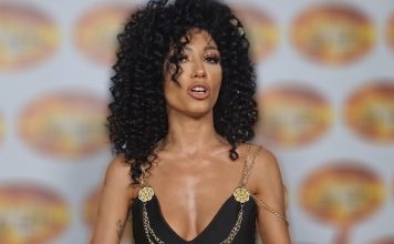 TRUDNA SA 30 GODINA STARIJIM! Srpska Zvezda Granda sa stomakom, dočekala Božić u crkvi, a evo kojim rečima se obratila bebi