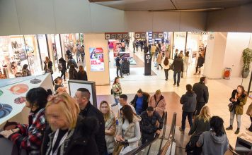 NOVI UŽASAN TREND U TRŽNIM CENTRIMA: Beograđani zgroženi zbog tinejdžera! “Ovo prevazilazi sve mjere” SRAMOTNO! (FOTO)