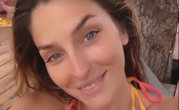 ANĐELA JOVANOVIĆ GRMI U BIKINIJU USRED JANUARA: Glumica pokazala kako uživa NA TAJLANDU sa mužem, tračice drže ZANOSNE OBLINE