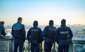 MAJKA BACILA BEBU KROZ PROZOR, PA SKOČILA ZA NJOM! Zapalio joj se stan, a onda je žena došla na suludu ideju!