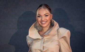 GRUDI KIPE, A ONA NIKAD BOLJA! Nakon operacije, Teodora “oduvala” na Instagramu – POLUGOLA ispred ogledala! (FOTO)