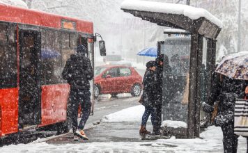 RHMZ IZDAO NOVO UPOZORENJE! STIŽU NAM PLJUSKOVI, ALI I SNEG Proljetna temperatura još koji dan, evo kada se očekuje totalna promjena