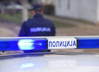 Velika tragedija pogodila Novi Sad: MLADI BRAČNI PAR SKOČIO SA SOLITERA – pali u unutrašnju stranu zgrade