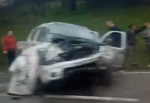 PRVI SNIMCI TEŠKE NESREĆE KOD BUBANJ POTOKA: Auto se isprevrtao, skroz zgužvan,