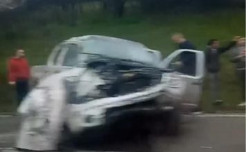 PRVI SNIMCI TEŠKE NESREĆE KOD BUBANJ POTOKA: Auto se isprevrtao, skroz zgužvan,