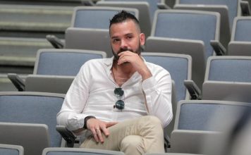 FILIP ŽIVOJINOVIĆ SE SRUŠIO ISPRED SPENSA? Pozlilo mu, hitno ga odvezli, Prija kukala i poljevala ga vodom?!