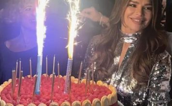 ZAVIRITE NA SEVERININU PROSLAVU 52. ROĐENDANA: Pjevačica pjeva i skače od sreće, a kada je podigla haljinu svima je zastao dah VIDEO