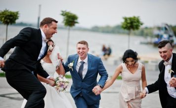 KUM NA SVADBI ČASTIO MUZIKU DO IZNEMOGLOSTI, A ONDA SE NEVIĐENO OSRAMOTIO! Mladenci u šoku: “Moglo je i gore da bude!” Pukla bruka