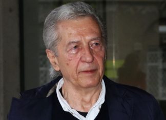 Sin Miroslava Ilića priredio mu ono čega se svaki roditelj boji! Majka Goca plače, ljubavnica Mirjana likuje i viče KARMA! (FOTO)
