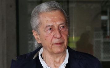 Sin Miroslava Ilića priredio mu ono čega se svaki roditelj boji! Majka Goca plače, ljubavnica Mirjana likuje i viče KARMA! (FOTO)