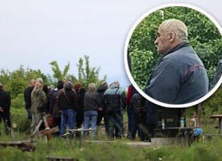 EVO KAKO SADA IZGLEDA OTAC OSUMNJIČENOG ZA DANKINO UBISTVO: Radoslava doveli na sahranu supruge, uradio je samo OVO (FOTO)