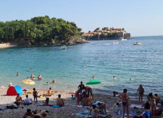 Račun iz kafića u Crnoj Gori obilazi Instagram, a komentatori kažu “GOST JE JADAN ŠTO JE OVO OBJAVIO”: “Nije da ljudi nemaju, nego su stipse”!