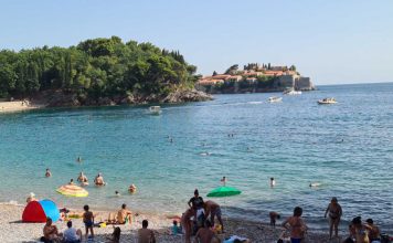 Račun iz kafića u Crnoj Gori obilazi Instagram, a komentatori kažu “GOST JE JADAN ŠTO JE OVO OBJAVIO”: “Nije da ljudi nemaju, nego su stipse”!