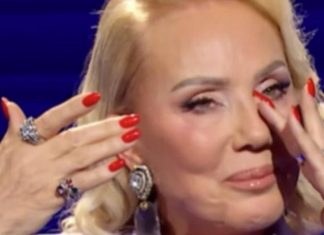 LEPA BRENA SE RASPLAKALA USRED EMISIJE! Pjevačica se suočila sa smrti najbliže osobe: Prisjetila se njenih riječi, pa briznula u plač!