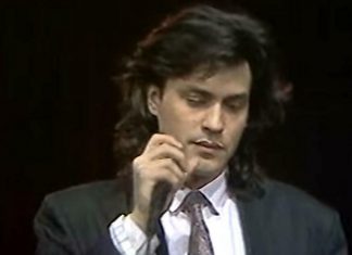 Zavodio je dame širom stare Juge, a srce mu je osvojila Lokica Stefanović: Evo kako danas izgleda čuveni muzičar (FOTO)
