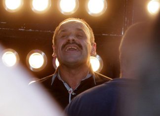 ZMAJ OD ŠIPOVA 13 DANA MRTVU MAJKU DRŽI U HLADNJAČI! Oglasio se i ŠOKIRAO, evo zašto je još ne sahranjuje