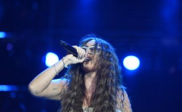 POPULARNU PJEVAČICU IŠAMARALI ISPRED KLUBA! Napadača dobro POZNAJE, rekli su joj da je ovo POSLJEDNJE UPOZORENJE: Šok detalji