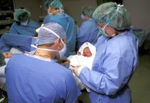 Dežurna sestra se onesvijestila kad je vidjela bebu: Majka nije mogla da vjeruje šta je rodila, a ovako danas izgleda