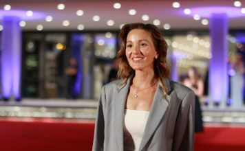 JELENA ĐOKOVIĆ U NIKAD KRAĆOJ SUKNJICI! Sve oči uprte u suprugu Novaka Đokovića, sve zasenila lepotom!