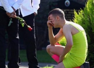 Na sahranu najboljeg prijatelja došao u zelenoj haljini: Na mrežama ga razapeli, a zbog njegovog razloga će vam zastati knedla u grlu