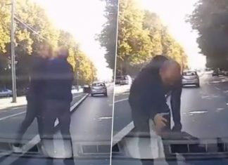 VOZAČ ISTRČAO IZ KOLA I POČEO DA TUČE STARIJEG MUŠKARCA NASRED ULICE Ovo je snimak zbog kojeg su ljudi u Srbiji pobesneli, a jedna devojka postala heroj (VIDEO)