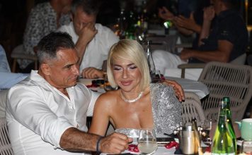 Evo šta vozi dečko Jovane Jeremić! Uslikan u besnoj mašini, a jedan detalj na tablicama digao celu naciju na noge