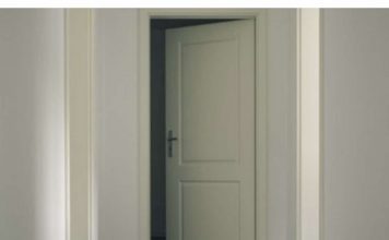 NIKAKO NE OSTAVLJAJTE OTVORENA VRATA U SPAVAĆOJ SOBI NOĆU: Razlog nije nimalo NAIVAN, spasite sebi ŽIVOT