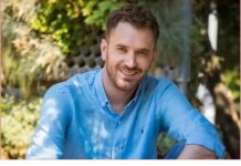 Zgodni glumac nije dugo čekao: Momčilo Otašević ovu lepoticu odveo pred oltar FOTO