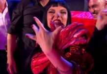 Sramna provokacija Albanke u programu uživo! Pokazala dvoglavog orla, pogledajte šok scenu na Evroviziji (FOTO)