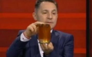 99% LJUDI POGREŠNO PIJE MED – Evo kada ga TREBA UZETI da BUDE PRAVI ELIKSIR ZA ZDRAVLJE! (FOTO)