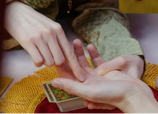 Samo zaista posebni ljudi imaju ovaj simbol na levom dlanu, njima se smeši veliki uspeh u životu, bogatstvo i sreća