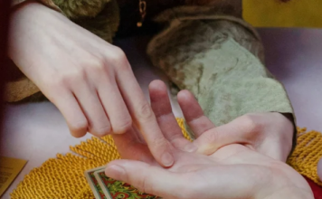 Samo zaista posebni ljudi imaju ovaj simbol na levom dlanu, njima se smeši veliki uspeh u životu, bogatstvo i sreća