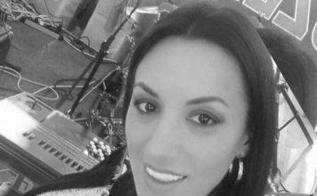 TUGA NA ESTRADI: Preminula poznata pevačica, porodica i prijatelji u šoku