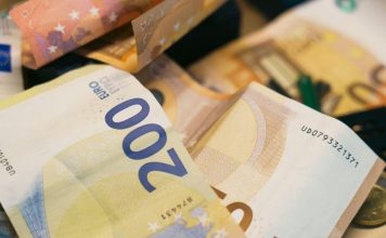 Došao je kraj siromaštvu: Ova 4 horoskopska znaka zarađuju brdo para u septembru Došao je kraj siromaštvu: Ova 4 horoskopska znaka zarađuju brdo para u septembru - featured image