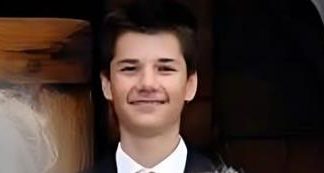 OVO JE ĐORĐE (18) POREKLOM IZ SRBIJE KOJI JE UBIO RADNICU U OSLU: Osim za ubistvo optužen i za terorizam, pao na bizaran način, u sve umešan i taksista (FOTO) OVO JE ĐORĐE (18) POREKLOM IZ SRBIJE KOJI JE UBIO RADNICU U OSLU: Osim za ubistvo optužen i za terorizam, pao na bizaran način, u sve umešan i taksista (FOTO) - featured image