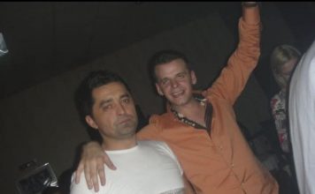 „Danima je govorio da je umoran, a poslednji put se nije ni pozdravio“ – Kum otkrio jezive detalje, a sudbina porodice Darka Radovanovića slama srce "DANIMA SE ŽALIO DA JE UMORAN, TOG DANA SMO SE RASTALI BEZ POZDRAVA" Ispovest kuma stradalog Darka Radovanovića: Evo kako su danas ćerka i supruga pevača - featured image