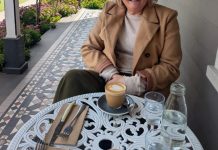 Naručila je roletne s Temua za 6 eura: Kad je otvorila pošiljku plakala je od smijeha (FOTO) Naručila je roletne s Temua za 6 eura: Kad je otvorila pošiljku plakala je od smijeha (FOTO) - featured image