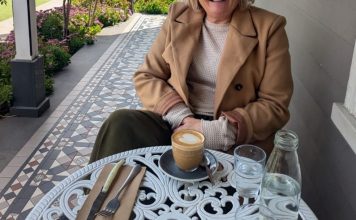 Naručila je roletne s Temua za 6 eura: Kad je otvorila pošiljku plakala je od smijeha (FOTO) Naručila je roletne s Temua za 6 eura: Kad je otvorila pošiljku plakala je od smijeha (FOTO) - featured image