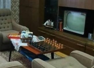 OVAKO JE IZGLEDAO SVAKI STAN U JUGOSLAVIJI: Svi gledaju u DETALJ pored trosjeda, internet GORI (FOTO) OVAKO JE IZGLEDAO SVAKI STAN U JUGOSLAVIJI: Svi gledaju u DETALJ pored trosjeda, internet GORI (FOTO) - featured image