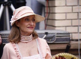 LJILJANA JAKŠIĆ PROGOVORILA O OCU SVOG DJETETA: Mlađi je od glumice koja je rodila u 52. godini, a on do dana današnjeg ne želi da vidi ćerku OVO JE OTAC DETETA LJILJANE JAKŠIĆ Mlađi je od glumice koja je rodila u 52. godini, a on do dana današnjeg ne želi da vidi ćerku - featured image